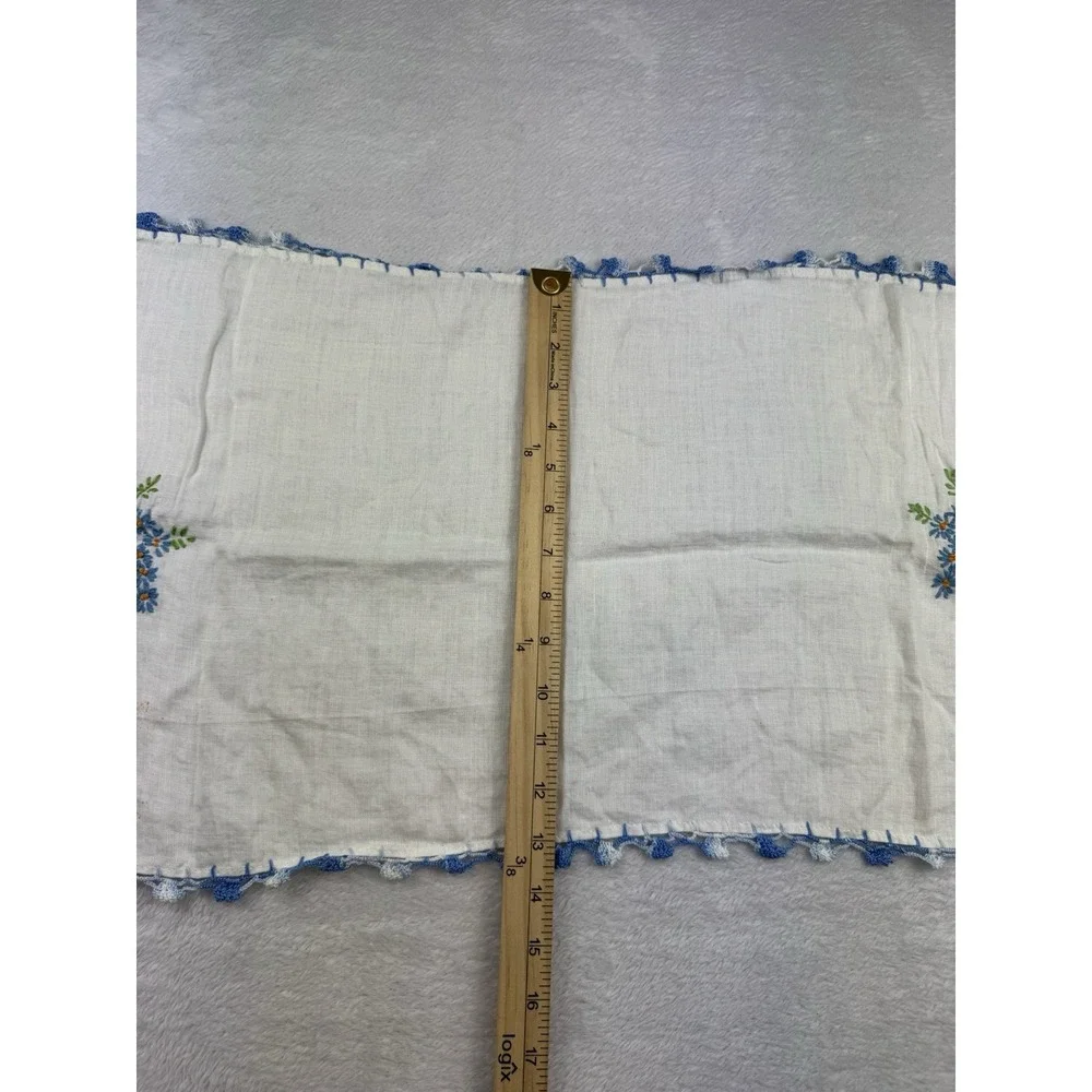 VINTAGE Linen Floral Embroidered Vanity Set of 4 Crocheted Lace Edge Runner